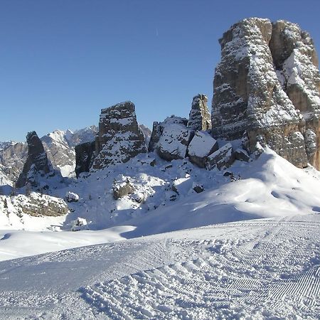 Villa Olimpia - Stayincortina Cortina d'Ampezzo Buitenkant foto