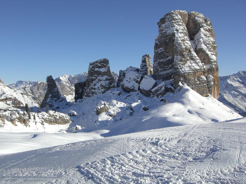 Villa Olimpia - Stayincortina Cortina d'Ampezzo Buitenkant foto